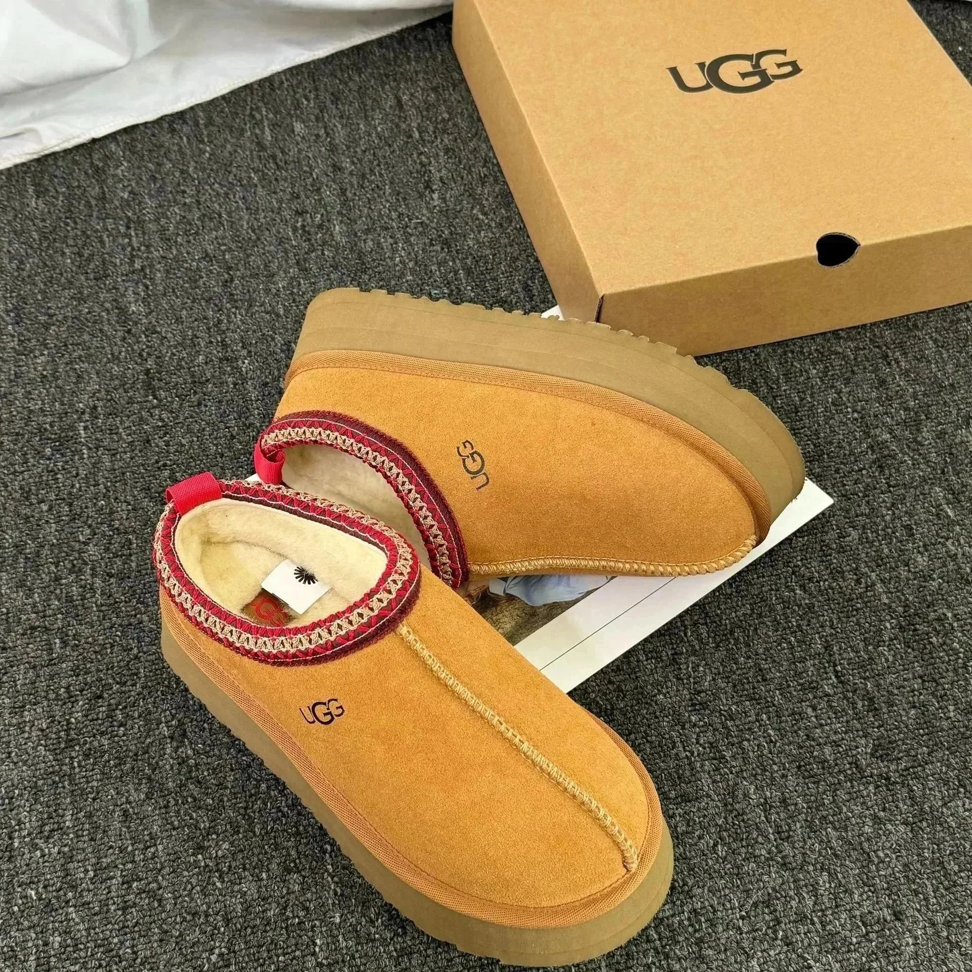 UGG Tasman Sparkle Beige Slip-On Slippers - 11