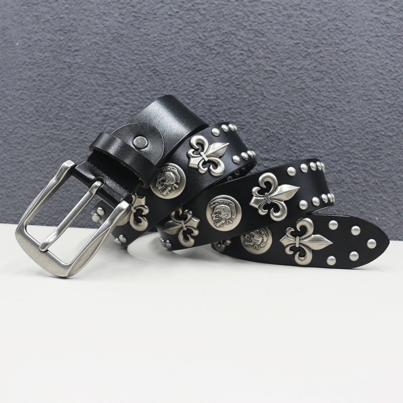 Skull studded belt photo 6