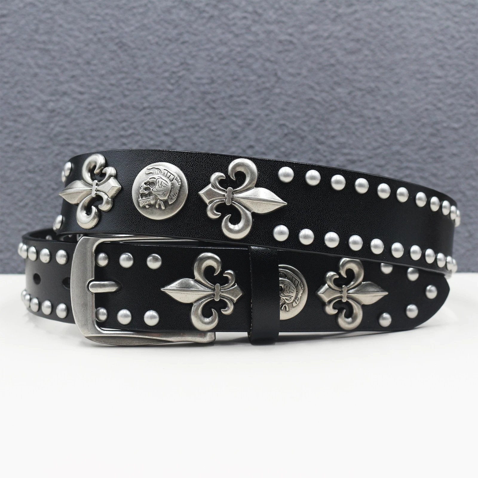 Skull studded belt photo 4