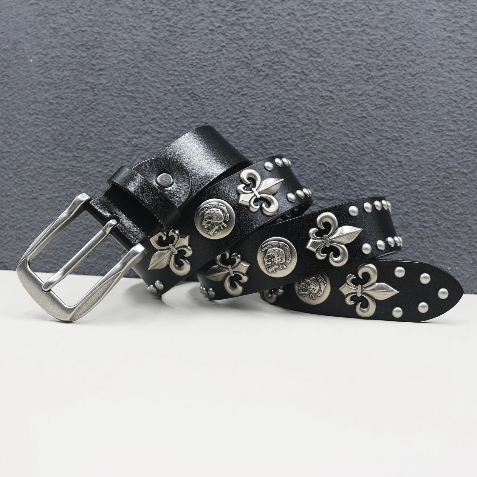 Skull studded belt photo 7