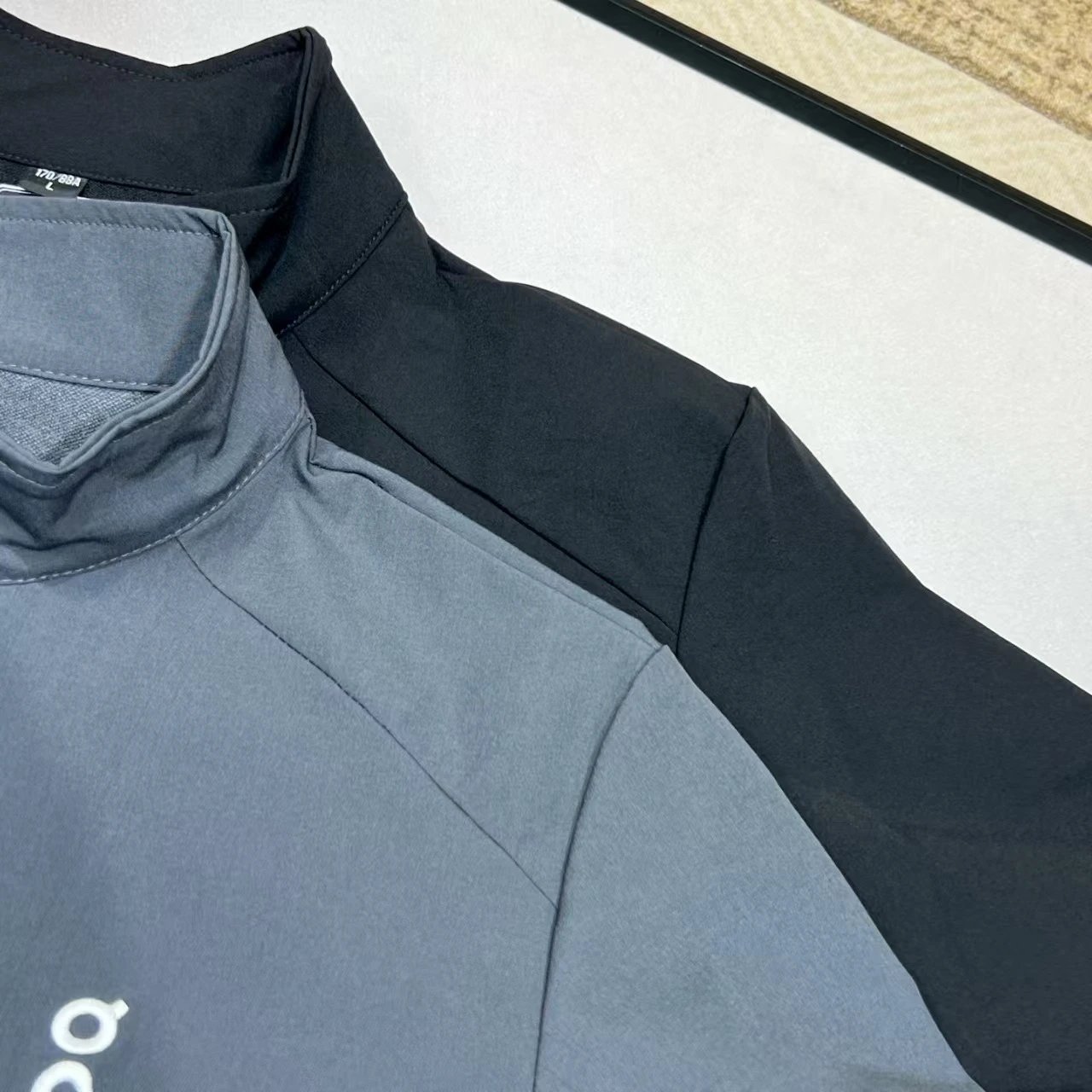 On Running Windbreaker Black Jacket - 15