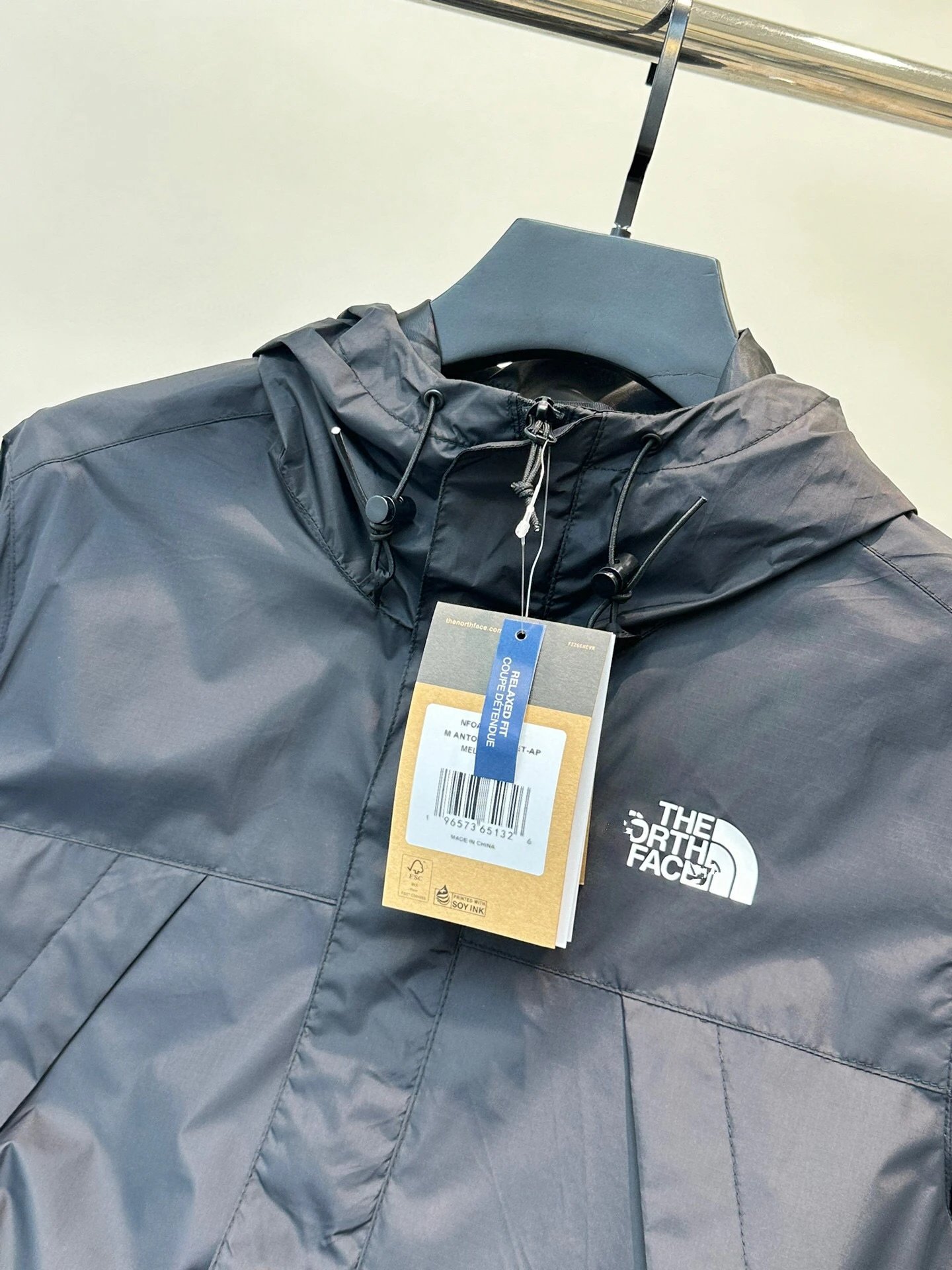Outdoor Windbreaker Jacket photo 5