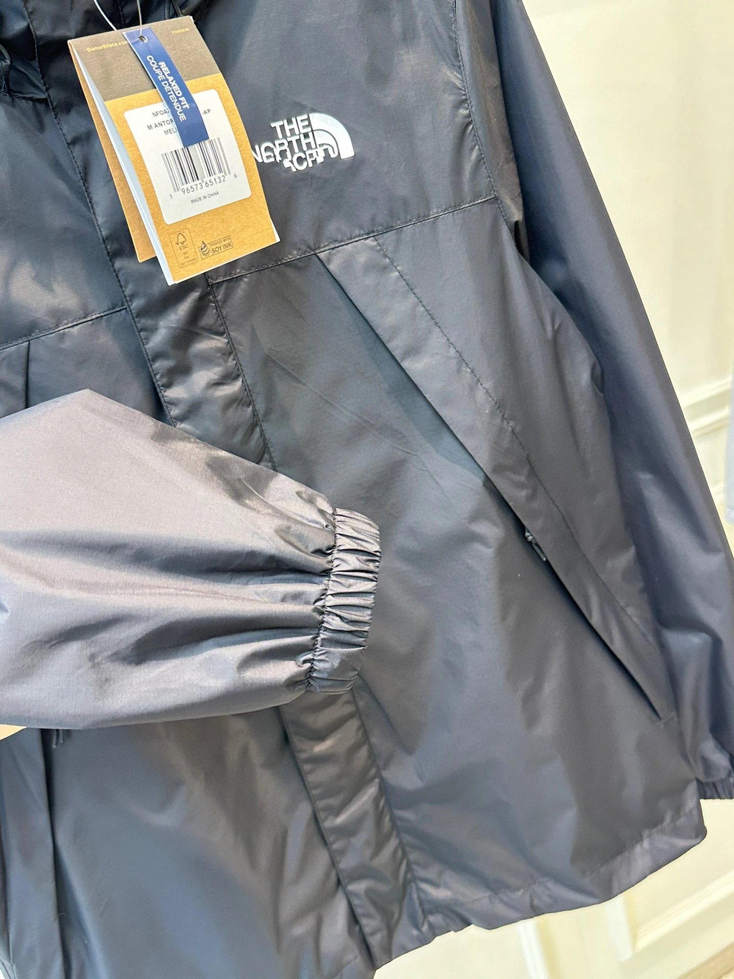 Outdoor Windbreaker Jacket photo 7