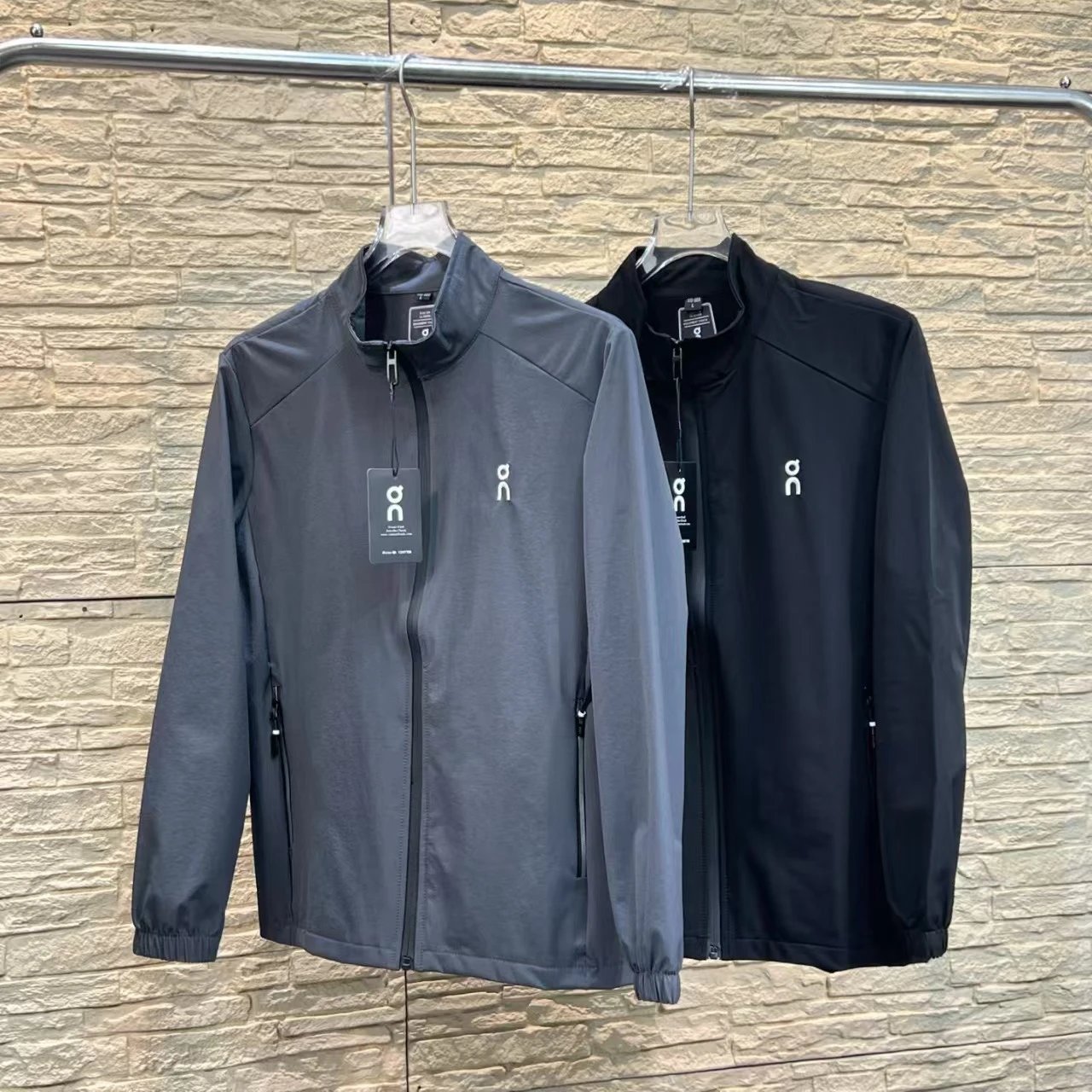 On Running Windbreaker Black Jacket - 6
