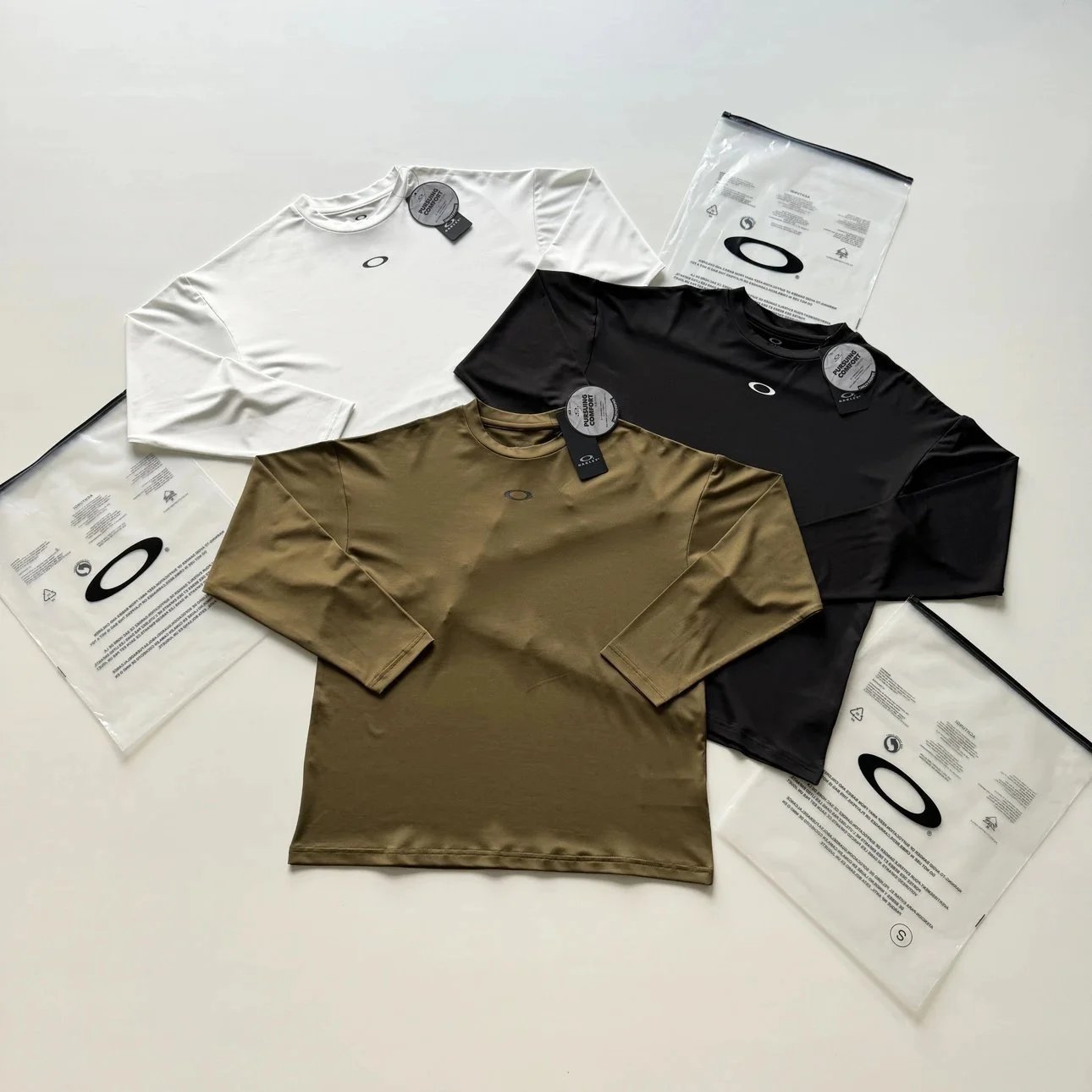 Quick-Dry Stretch Long-Sleeve T-Shirt photo 8
