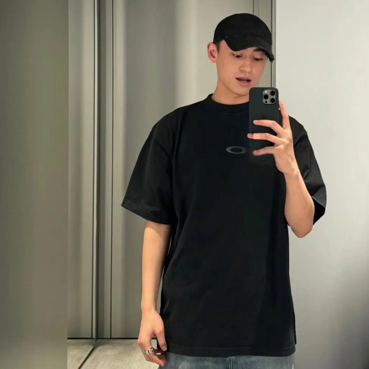 Embroidered logo t-shirt photo 8
