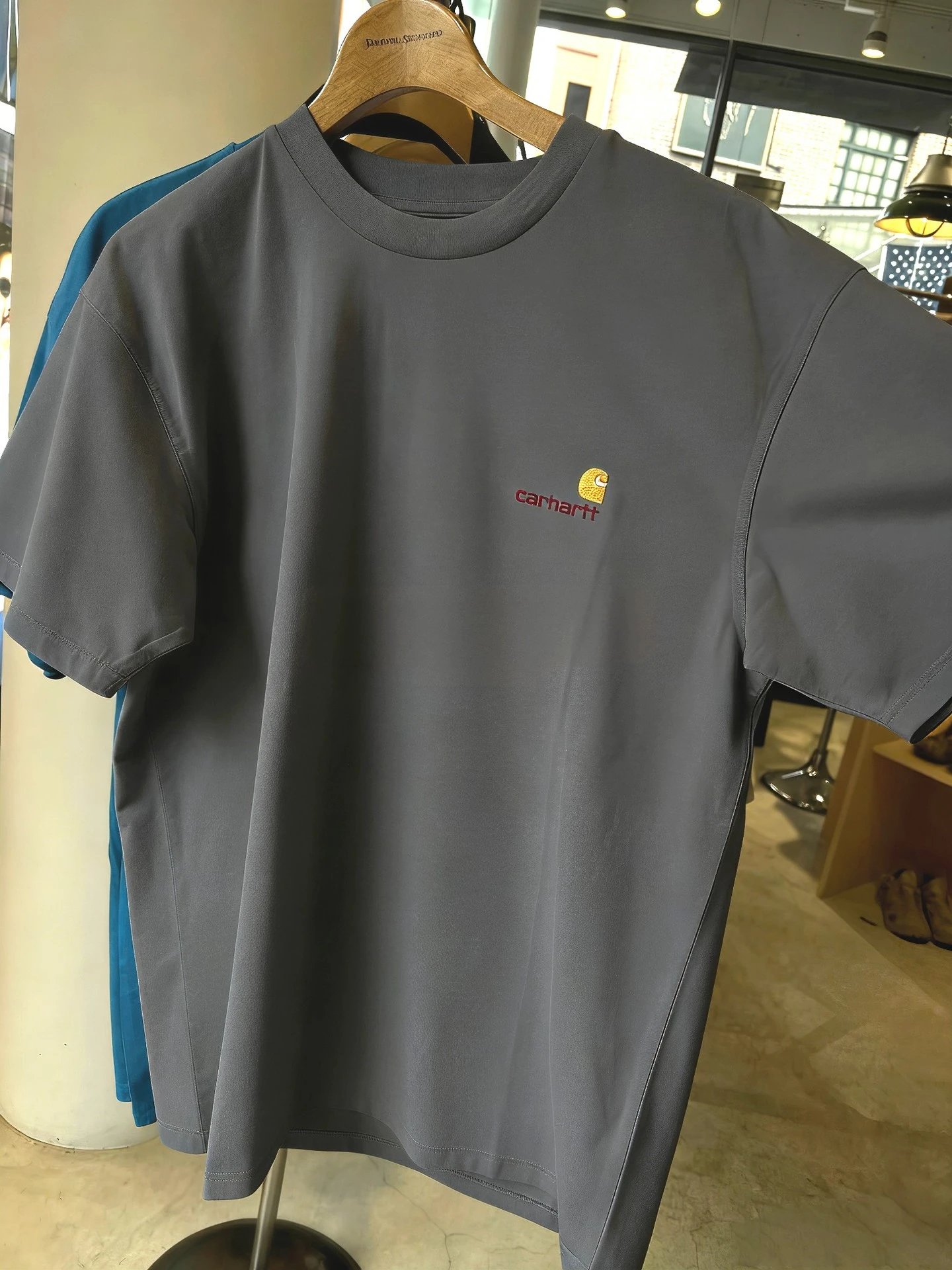 Letter Embroidery Gold Label T-Shirt photo 6