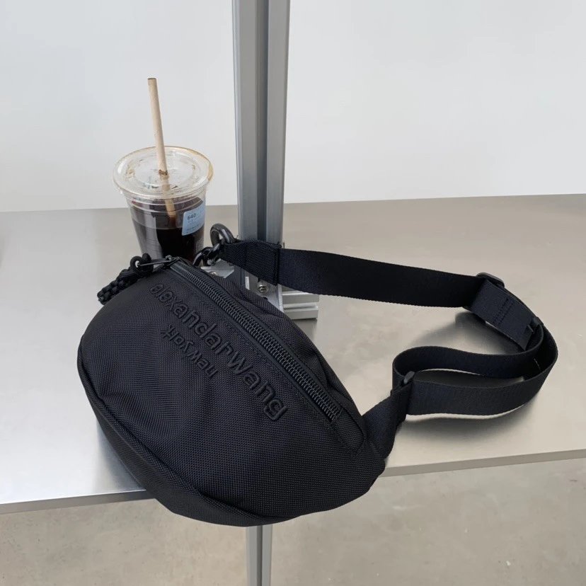 Canvas crossbody chest bag photo 4