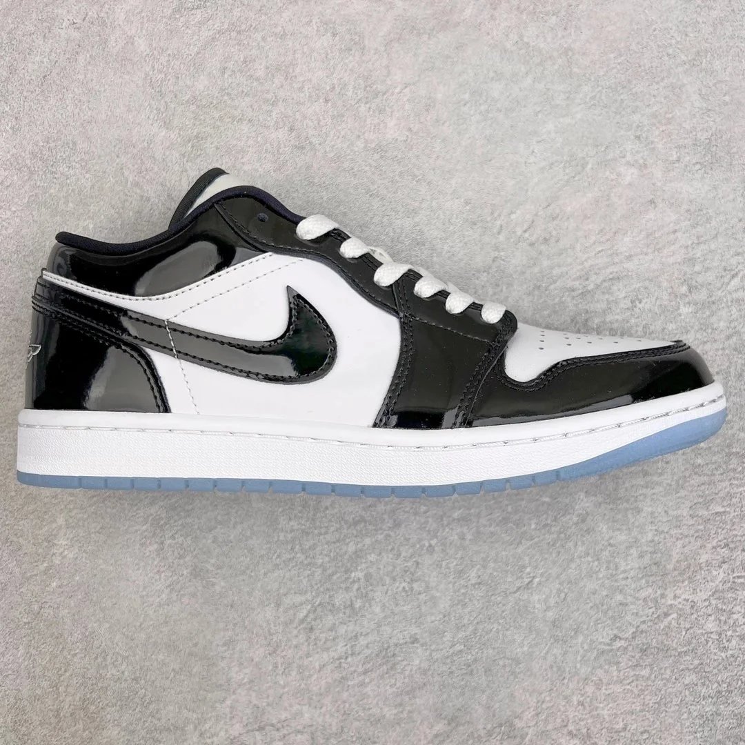Low-Top Skate Shoe photo 7