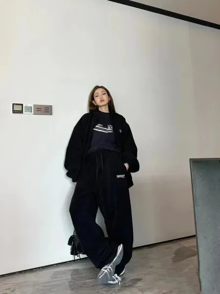 Balenciaga Logo-Embroidered White Sweatpants - 4