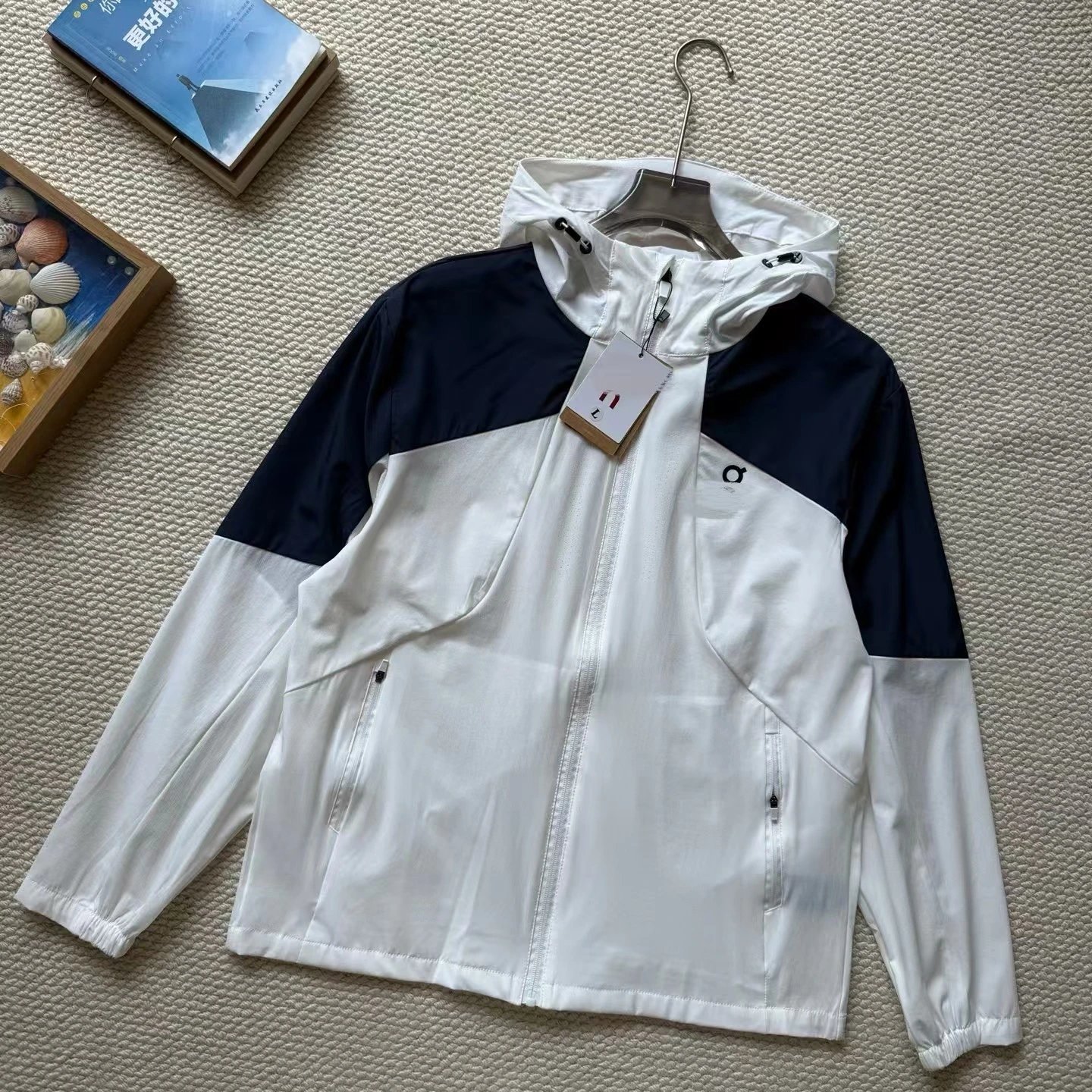 Outdoor Lightweight Hooded Jacket photo 6