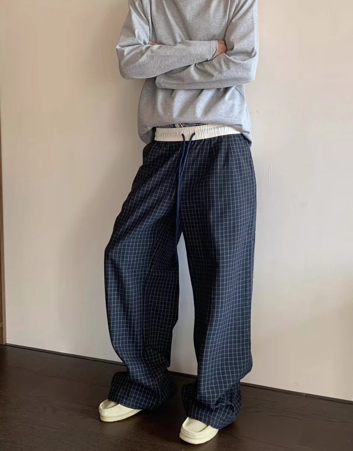 Classic Logo Curved Relaxed Plaid Pants photo 5