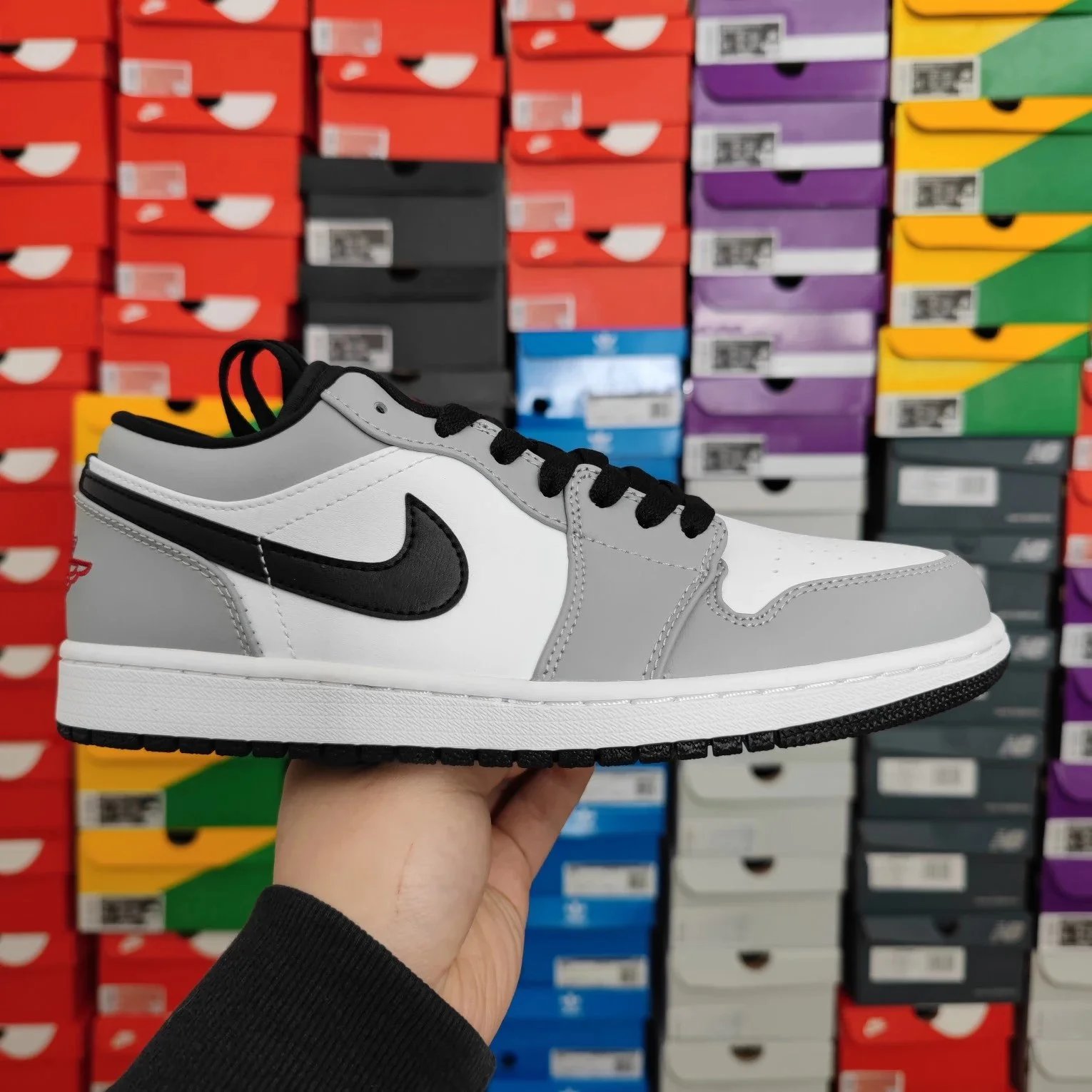 Low-Top Skate Shoe photo 3