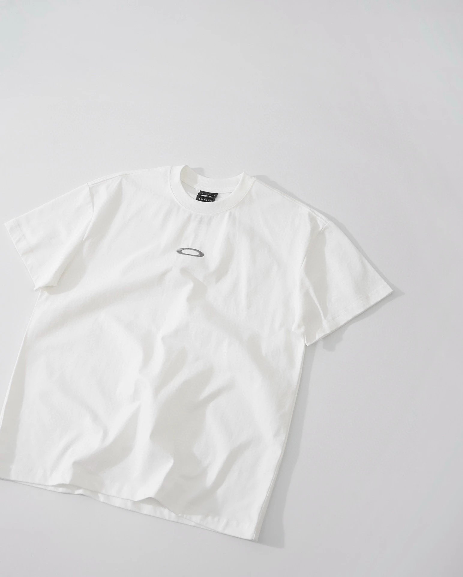 Embroidered logo t-shirt photo 2