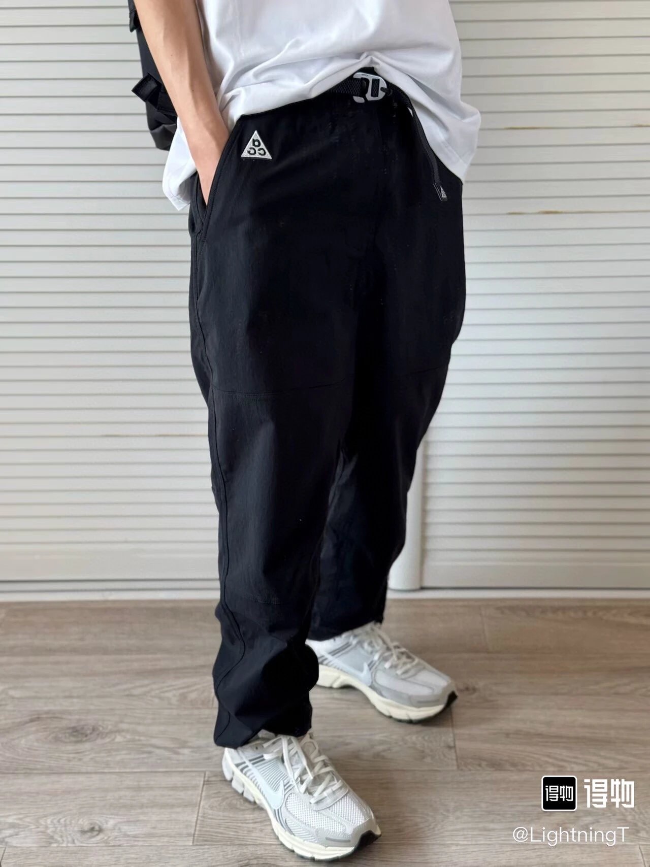 Outdoor Water-Resistant Pants photo 4