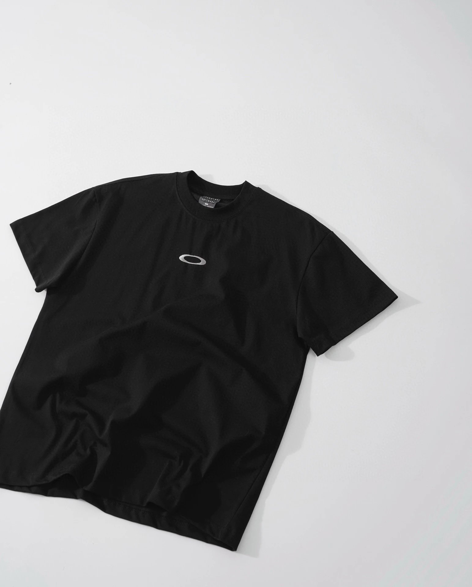 Embroidered logo t-shirt photo 3