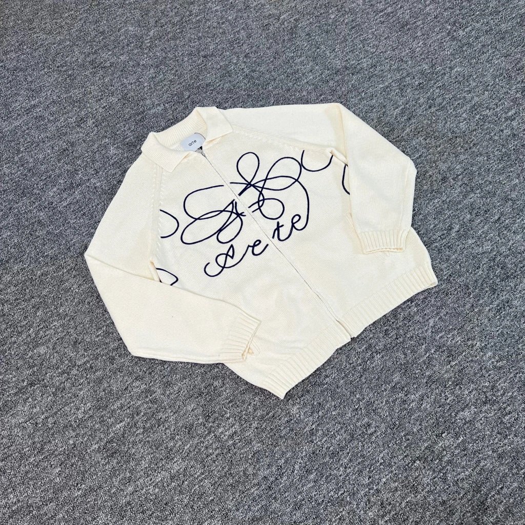 Floral Jacquard Embroidered Logo Cardigan photo 6