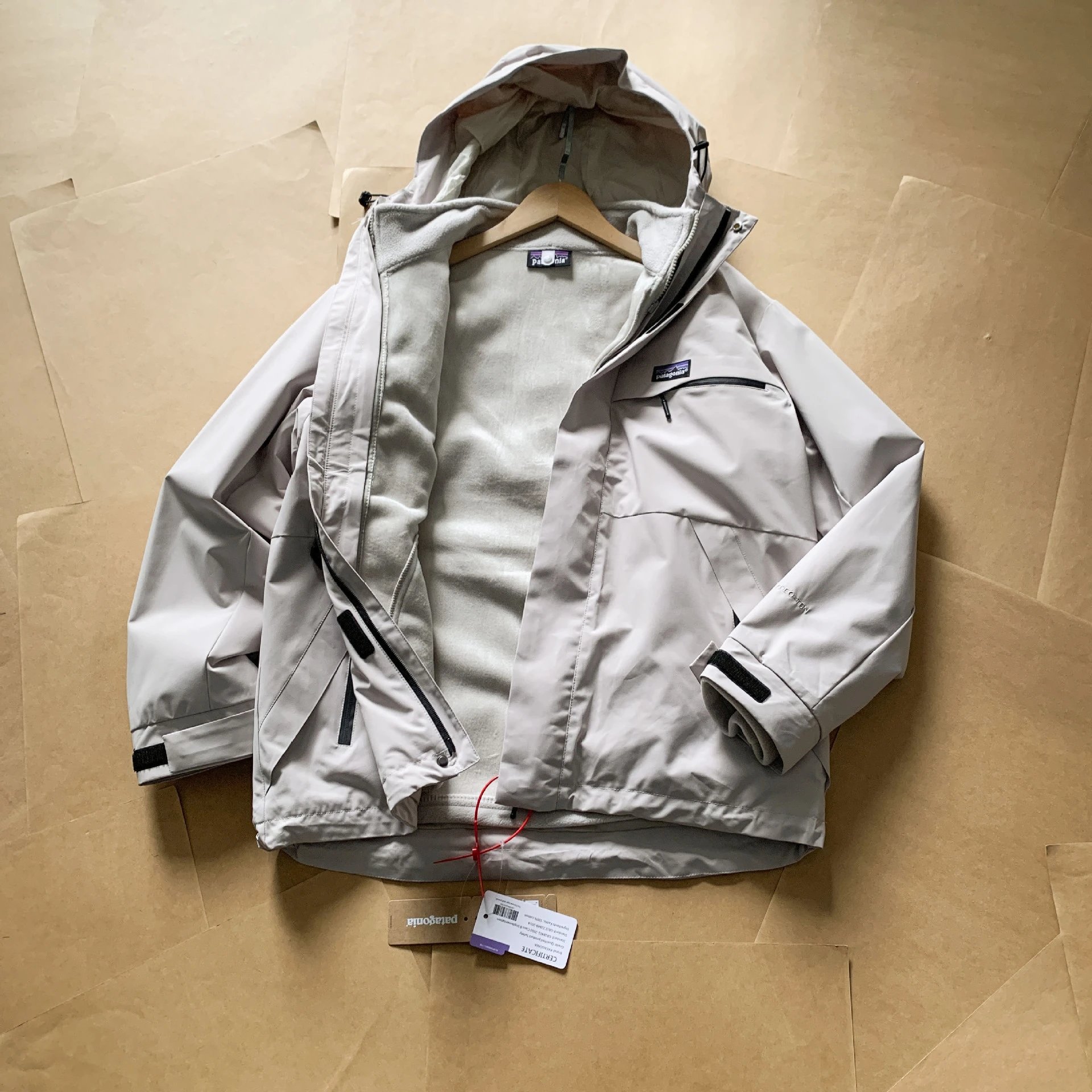 Outdoor 3-in-1 Detachable Jacket Hiking Couple photo 6