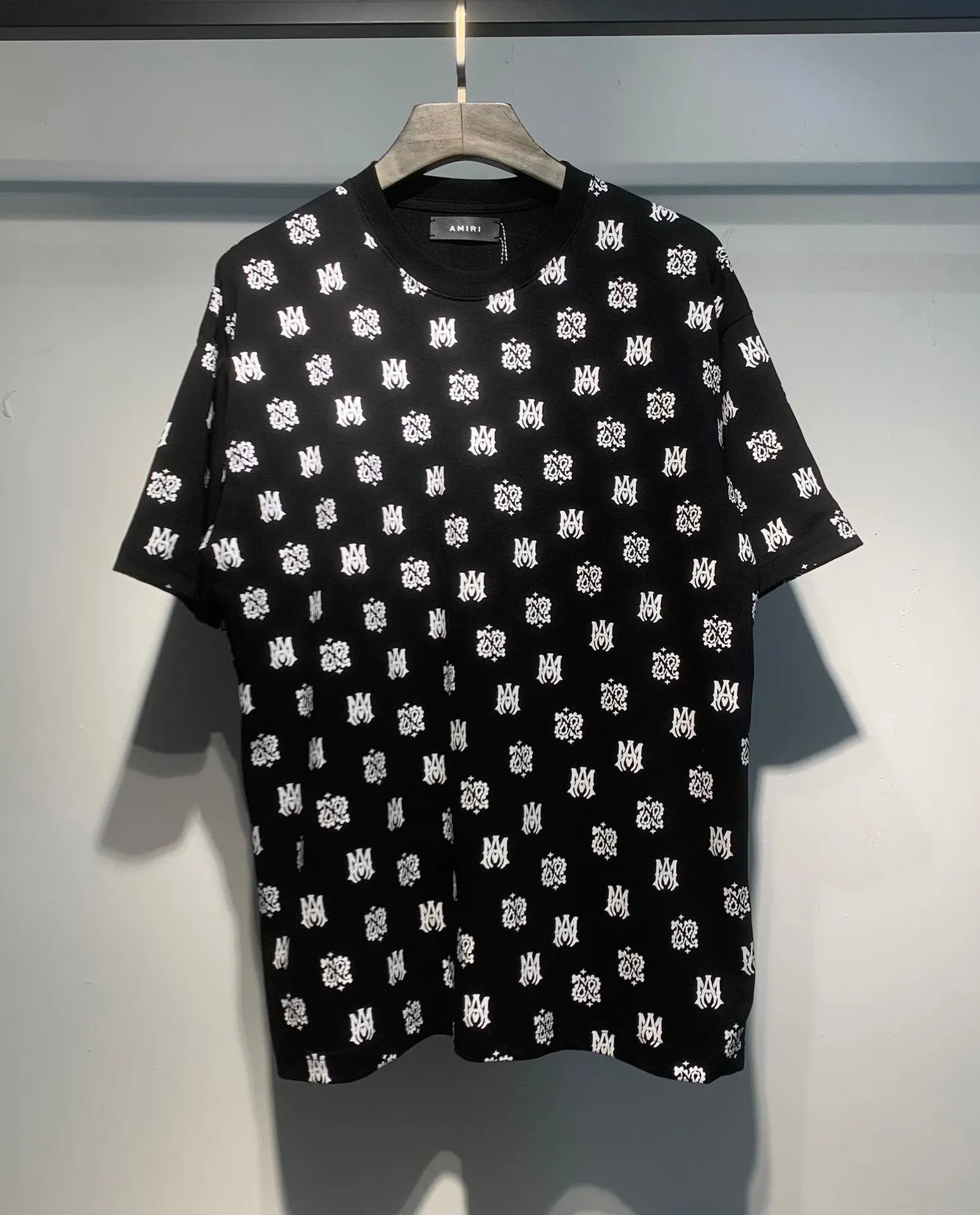 688 Black