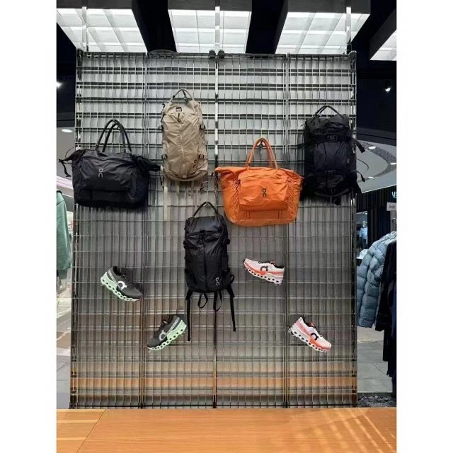 35L Sports Crossbody Bag photo 6