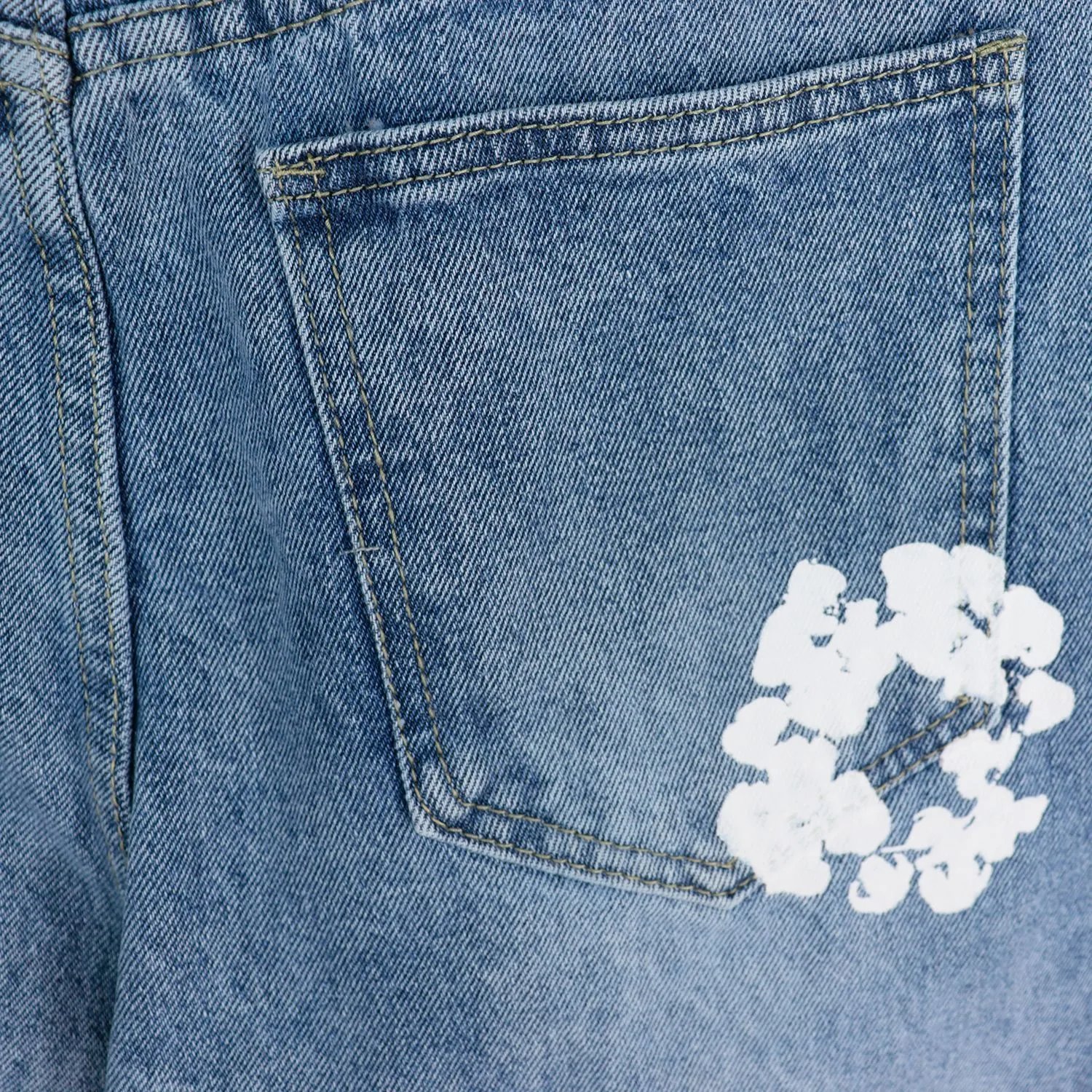 White denim shorts with floral print photo 8