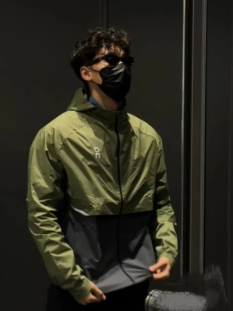 Lightweight Outdoor Running Jacket photo 8