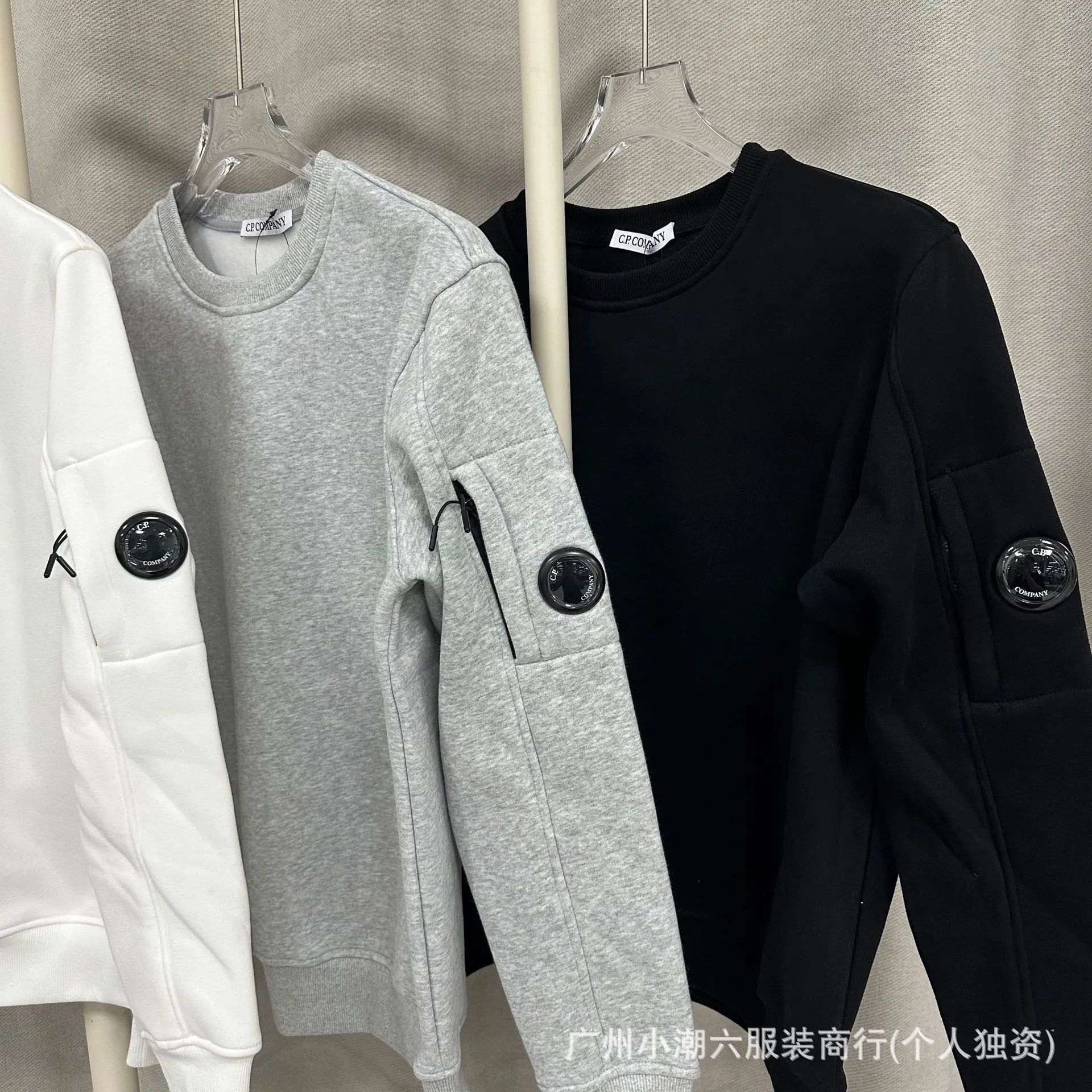 Fleece Shoulder Zip Round Lens Hoodie photo 6