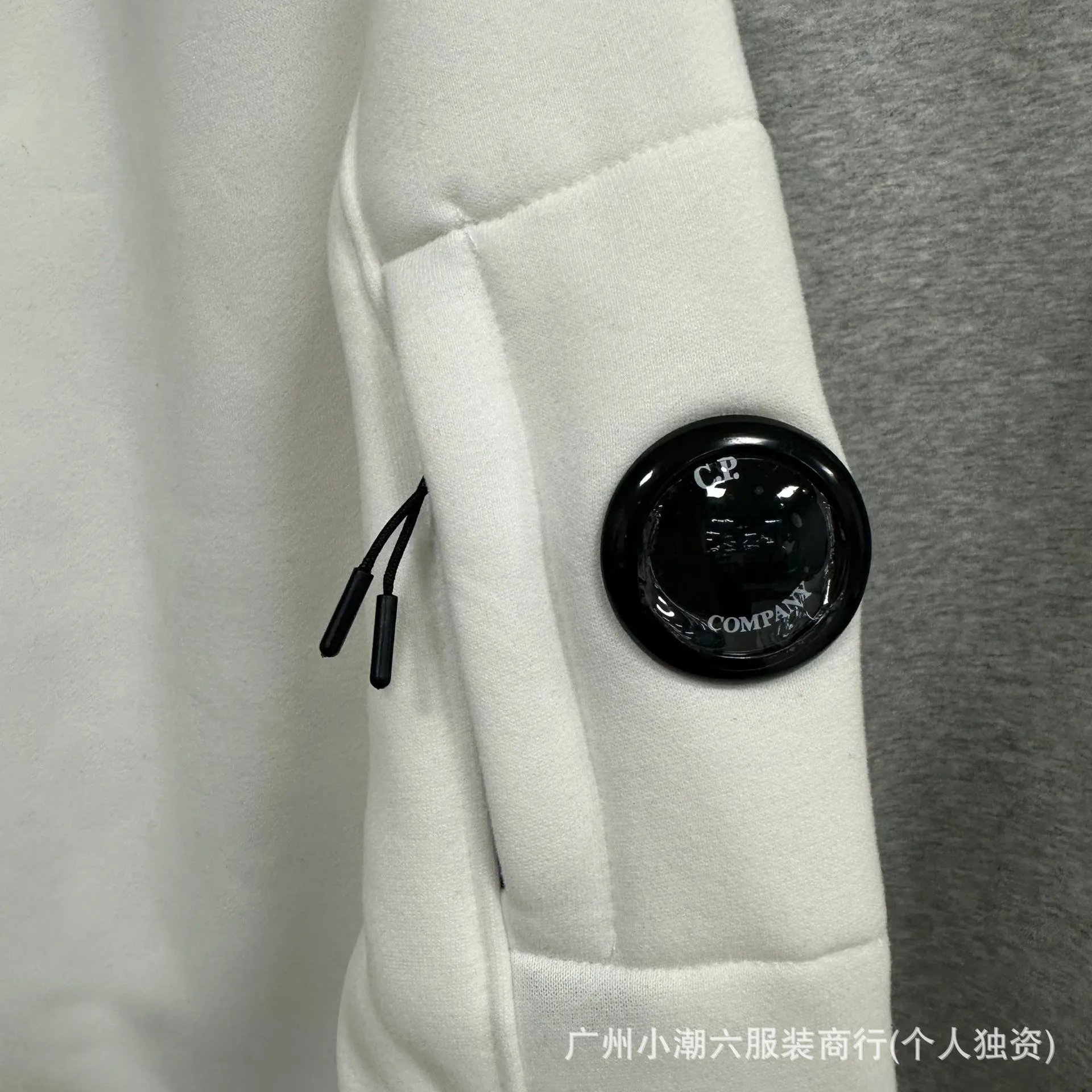 Fleece Shoulder Zip Round Lens Hoodie photo 7