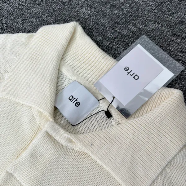 Arte Knit Polo Cream Sweater - 15