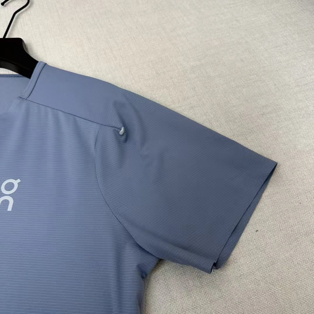 Seamless Heat-Sealed T-Shirt photo 8