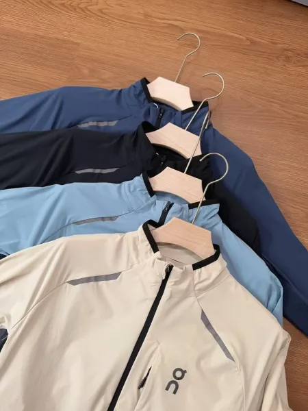 On Running Windbreaker Jacket Navy Blue Outerwear - 5