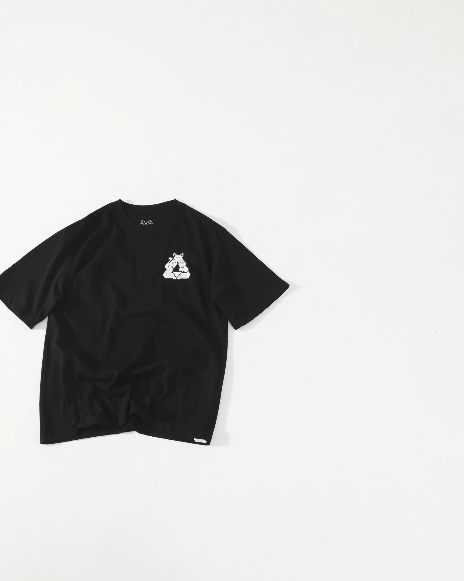 Lucky cat letter print t-shirt photo 2