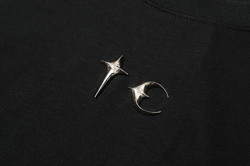 Metal Logo Rivet Letter Couple T-Shirt photo 6