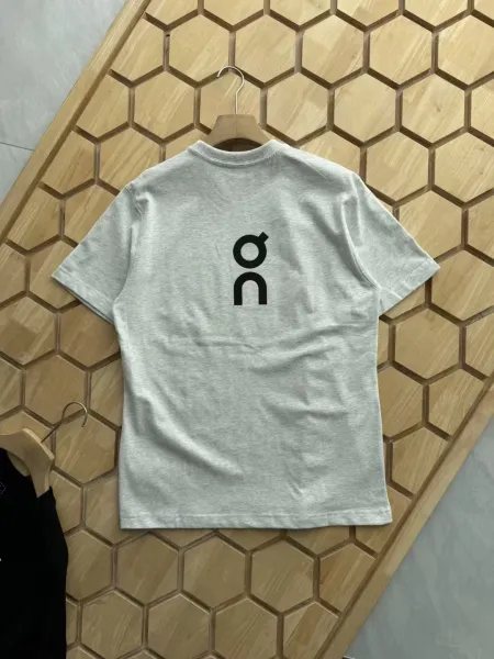 On Running Core Logo T-Shirt Light Gray T-Shirt - 10