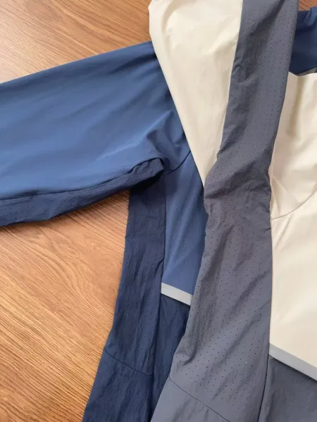On Running Windbreaker Jacket Navy Blue Outerwear - 10