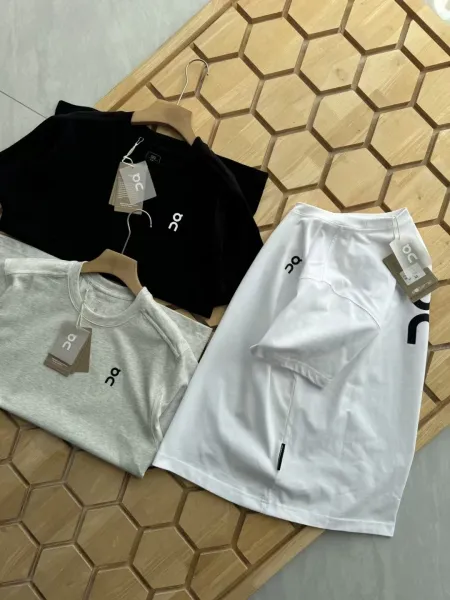 On Running Core Logo T-Shirt Light Gray T-Shirt - 4