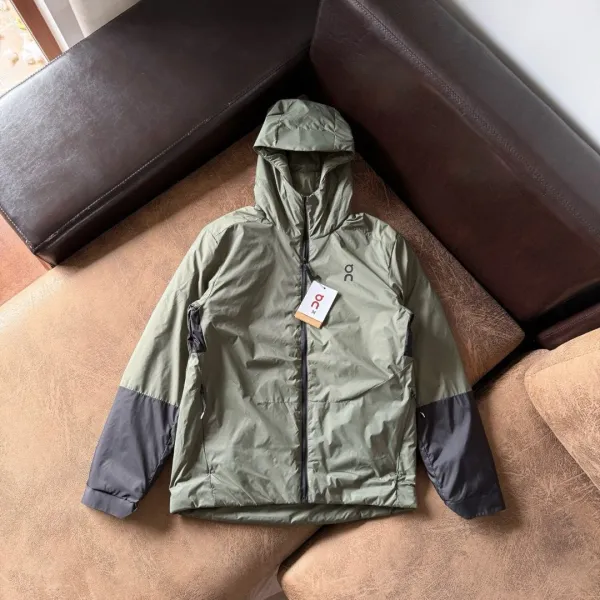 On Running Windbreaker Jacket Black/Navy Outerwear - 33