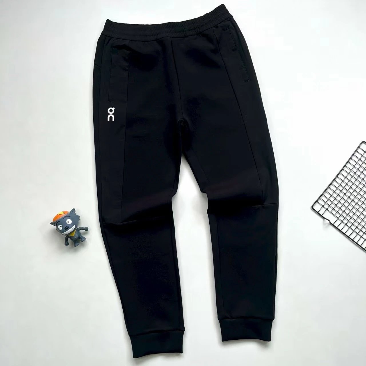 On Running Cloud Joggers Gray Sweatpants - 10