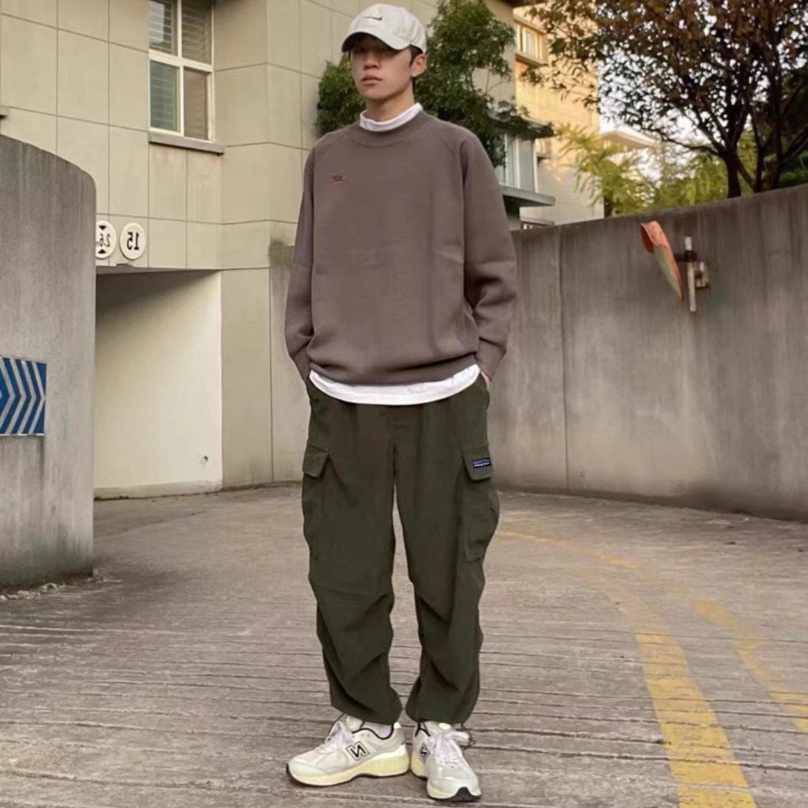 Retro Corduroy Cargo Pants with Drawstring photo 4