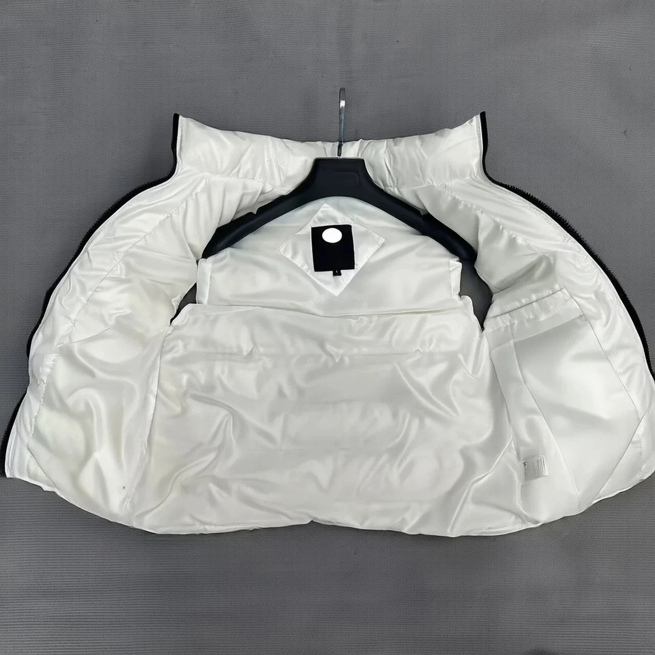 Glossy Puffer Vest Lightweight Windproof Gilet photo 5