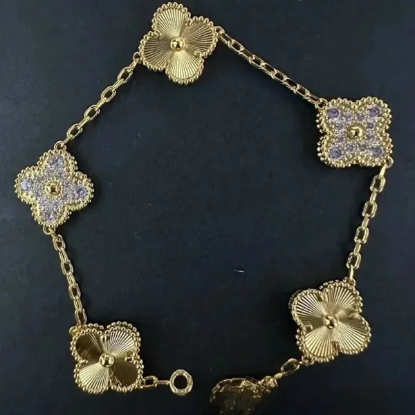 Van Cleef & Arpels Alhambra Motif Gold and Tanzanite Bracelet - 1