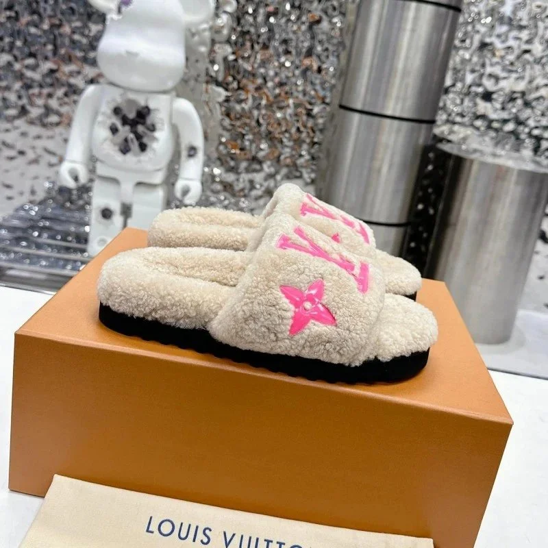 Louis Vuitton Beige 