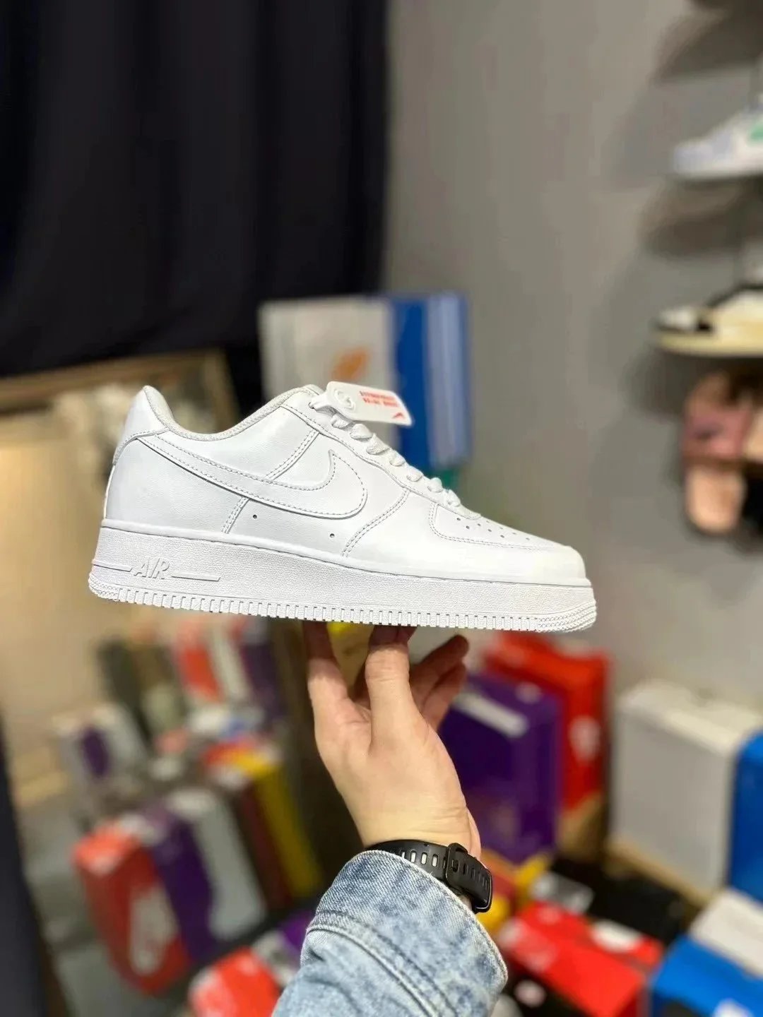 All-white classic low-top sneakers – unisex athletic skate shoes – style 8