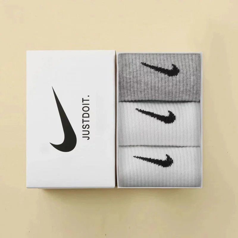 3 pairs [white+white+gray]
