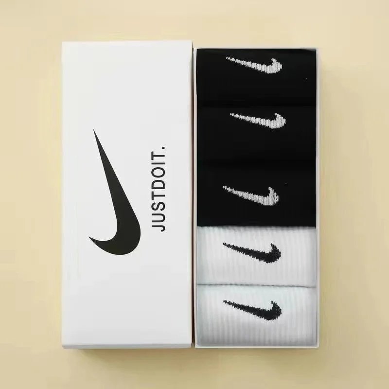 5 pairs [Black+Black+Black+White+White]