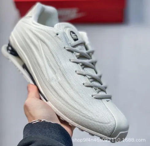 Nike Shox R4 White Gray Running Shoes - 1