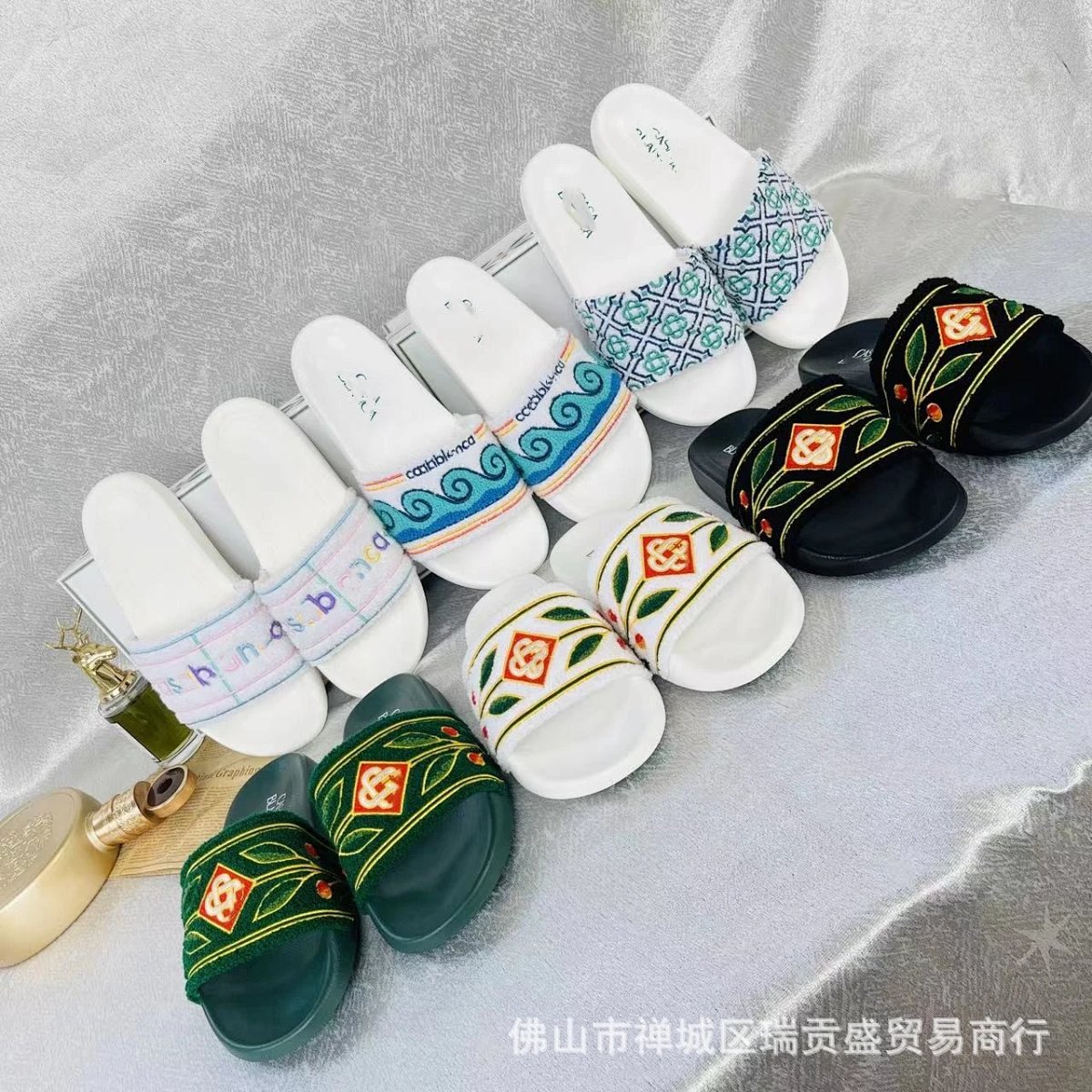 Men's Chinese-Style Embroidered Slide Sandals Lightweight Non-Slip Flat Outdoor Slippers