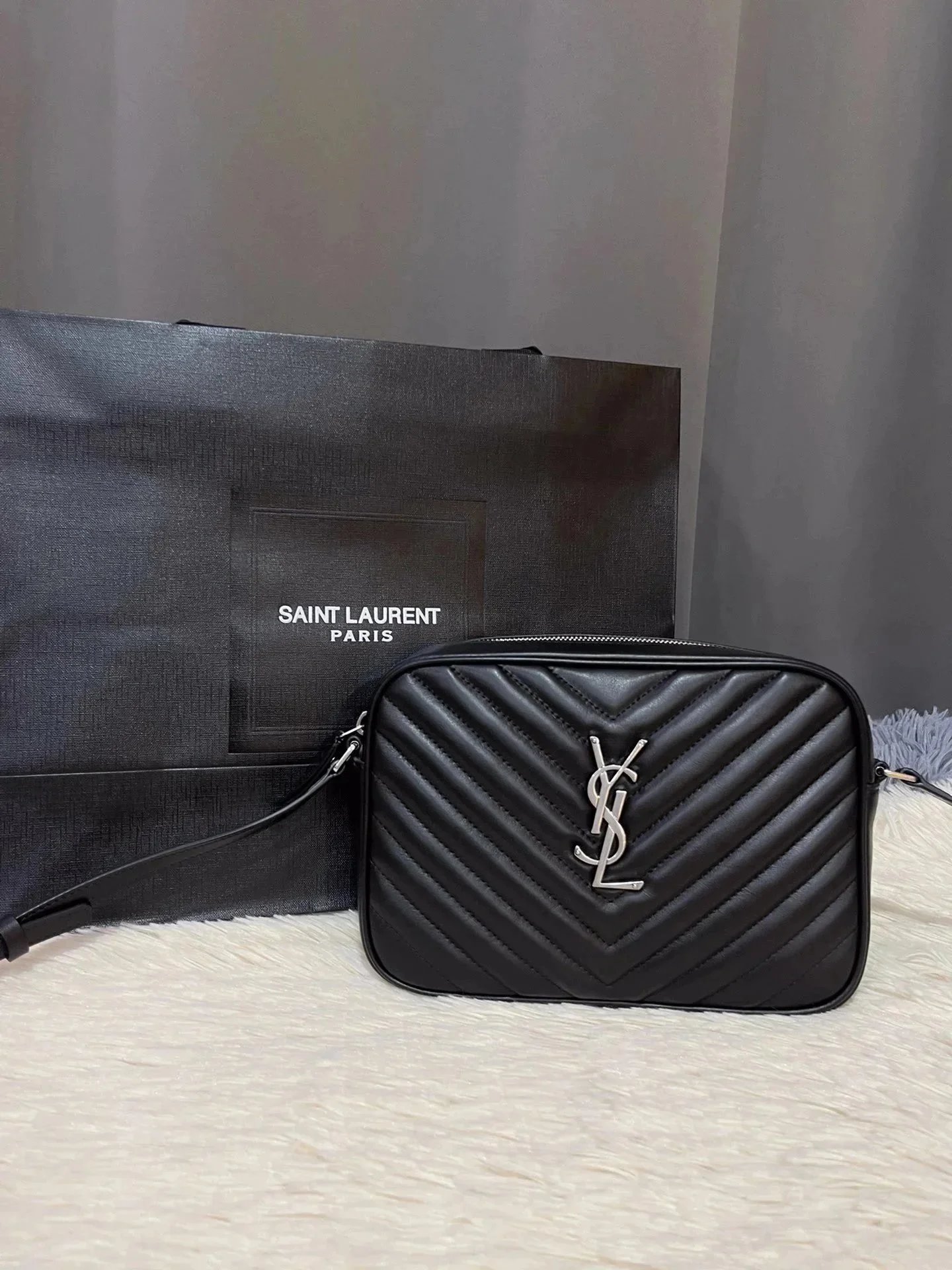 Saint Laurent Loulou Camera Bag Black Chevron Quilted Leather - 202325
