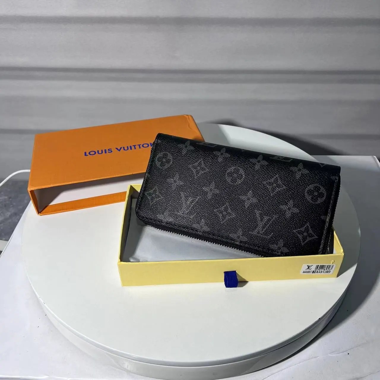 LV fashion wallet