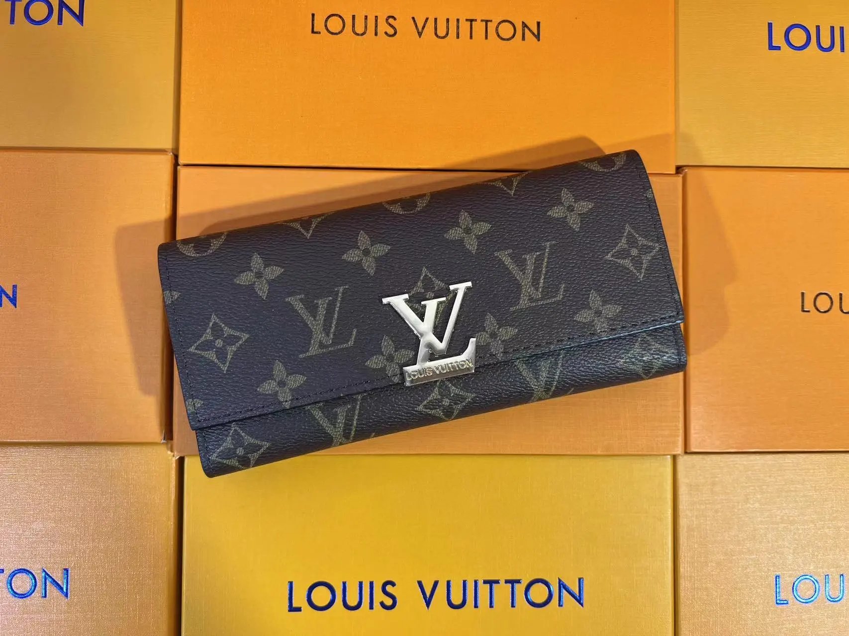 LV fashion wallet